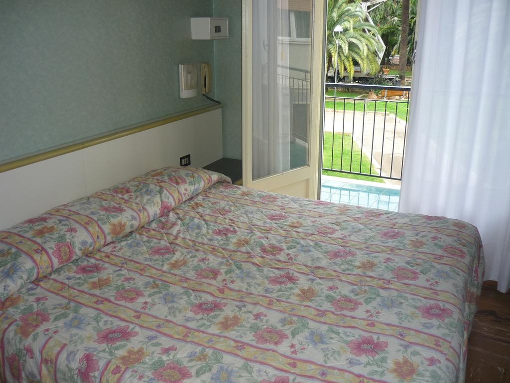 Hotel Europa อาร์มา ดิ ตัจจา ภายนอก รูปภาพ