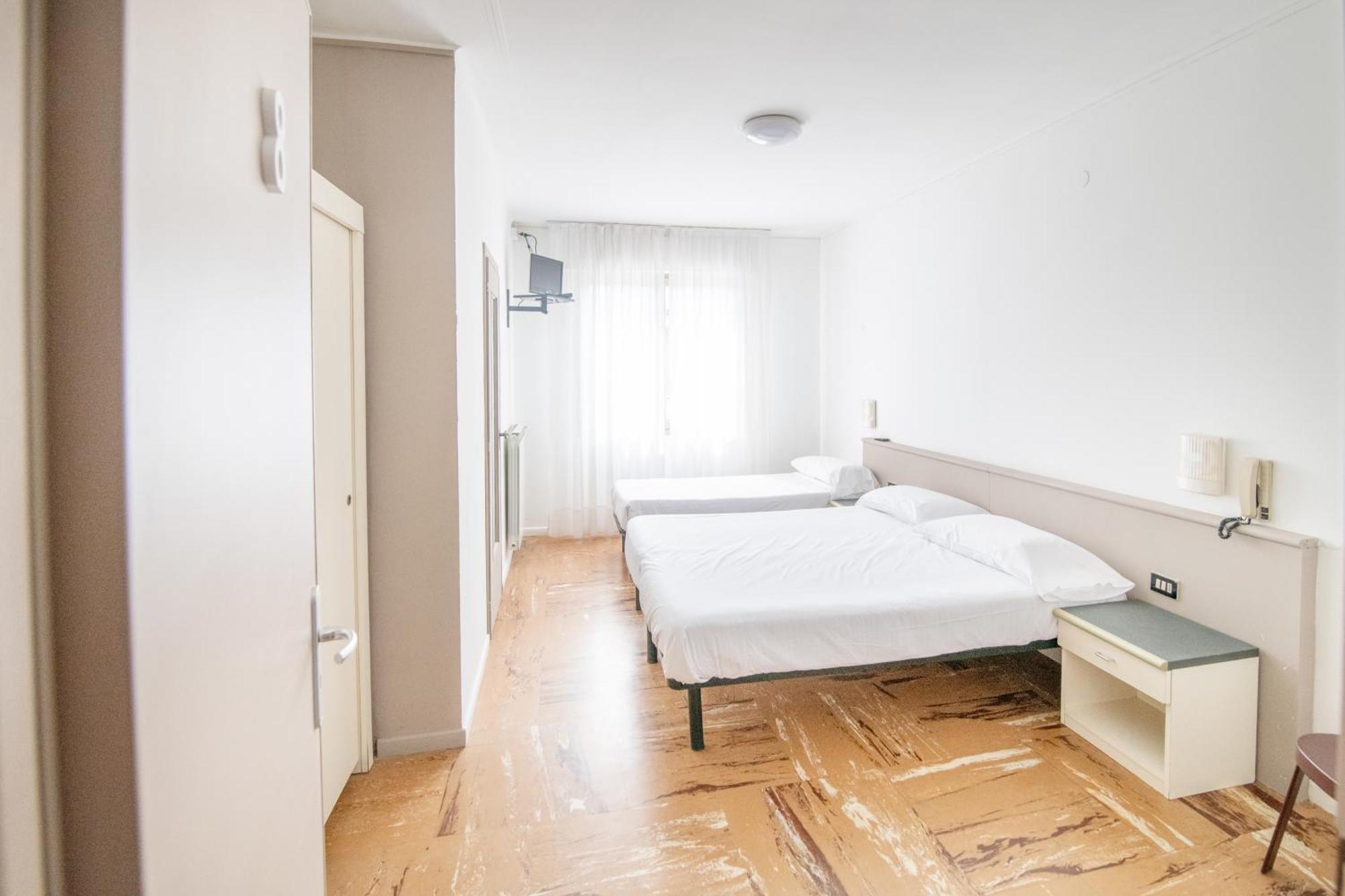 Hotel Europa อาร์มา ดิ ตัจจา ภายนอก รูปภาพ