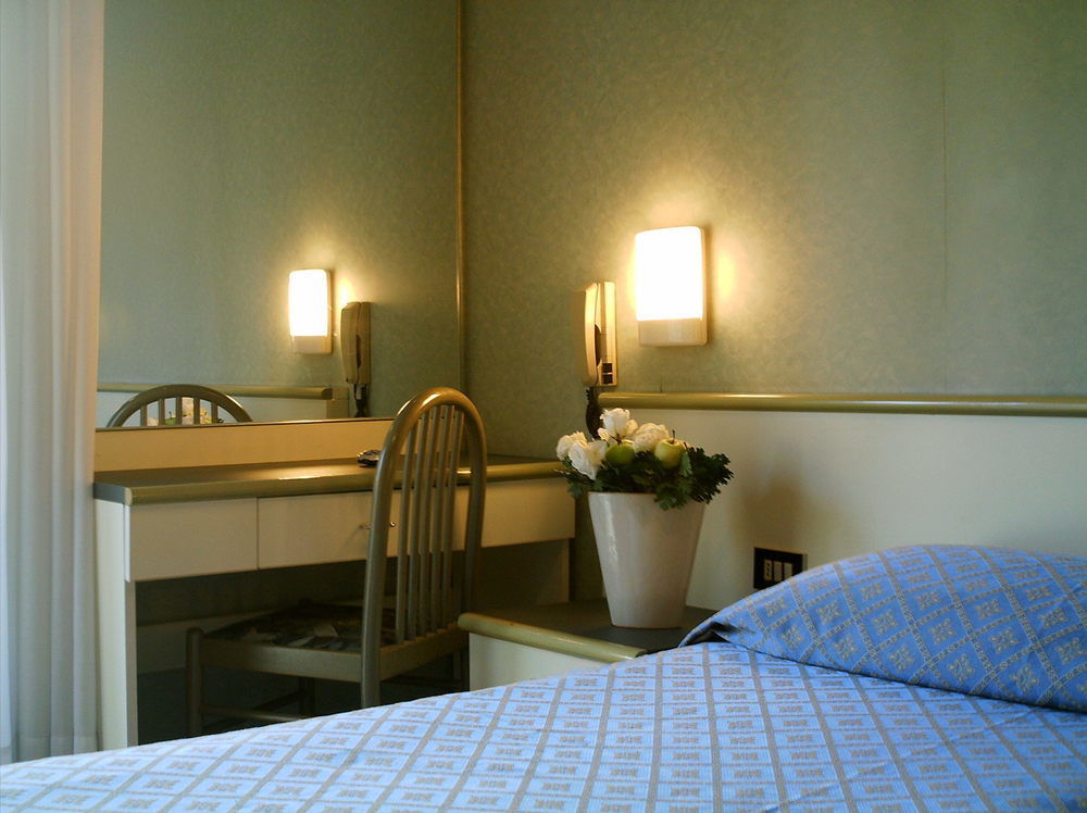 Hotel Europa อาร์มา ดิ ตัจจา ภายนอก รูปภาพ